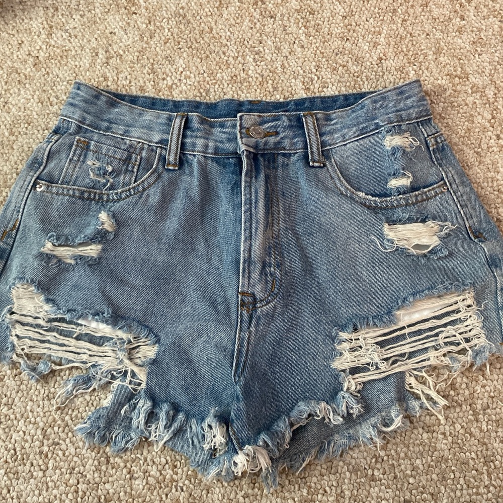 Light wash ripped denim shorts